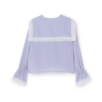 Ｗセーラーカラーブラウスを後ろから見たところ