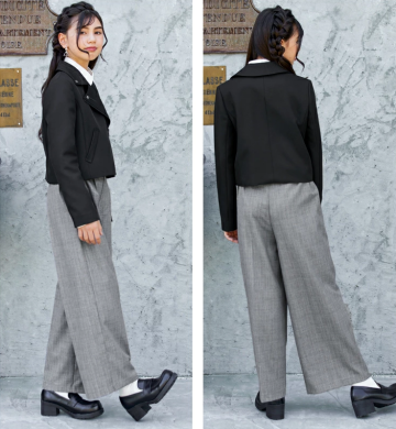 チェック柄パンツはゆったりめなシルエット