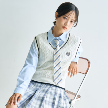 ニットベストの卒服コーデ