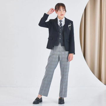 パンツがチェック柄の卒業式パンツスーツ