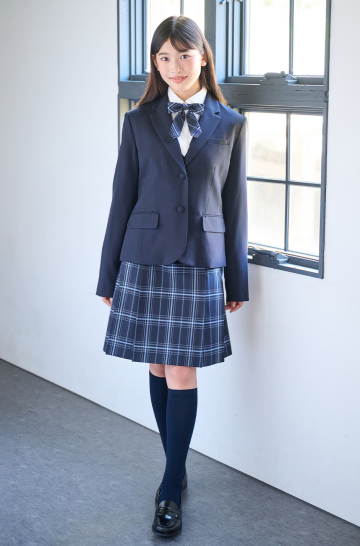 女の子 スーツ 卒業式　ポンポネット 他 ポンポネットのスーツ